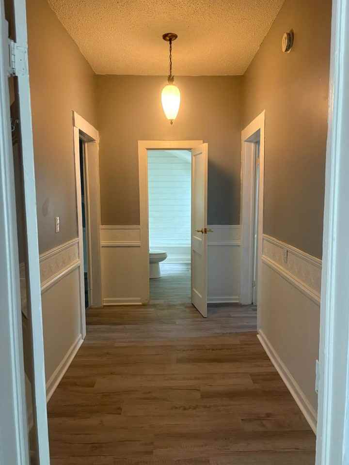 211 E Edinborough Ave - Photo 4 of 19