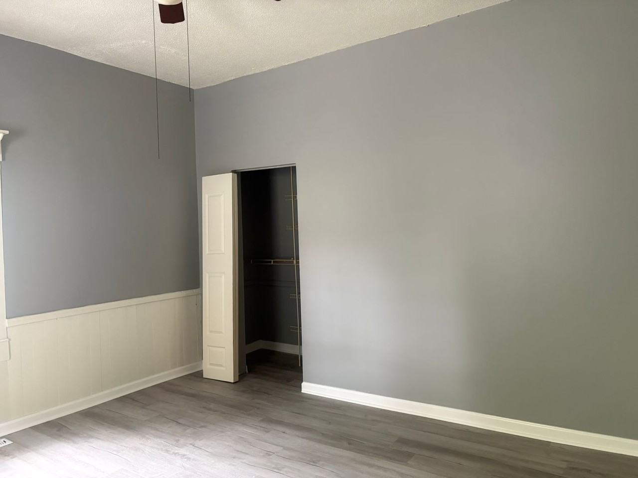 211 E Edinborough Ave - Photo 5 of 19