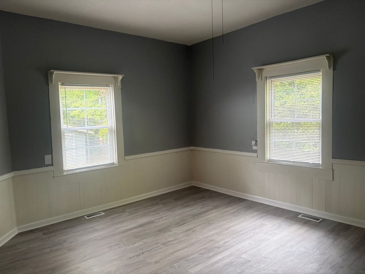 211 E Edinborough Ave - Photo 7 of 19