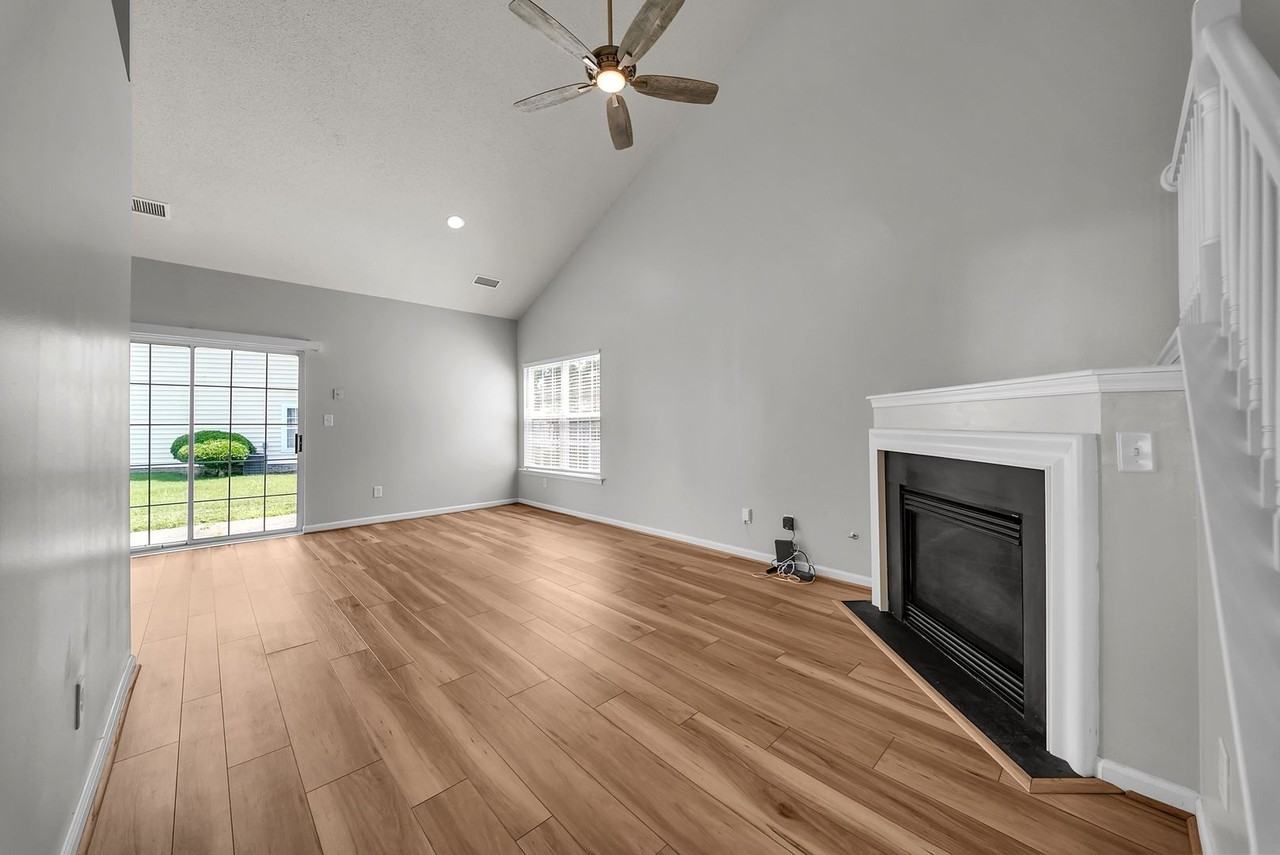 408 Holmes Blvd - Photo 7 of 50