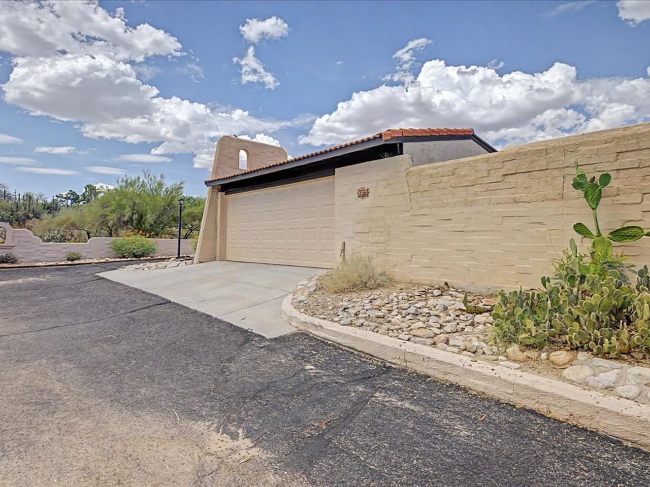 5277 N Tigua Dr - Photo 2 of 27