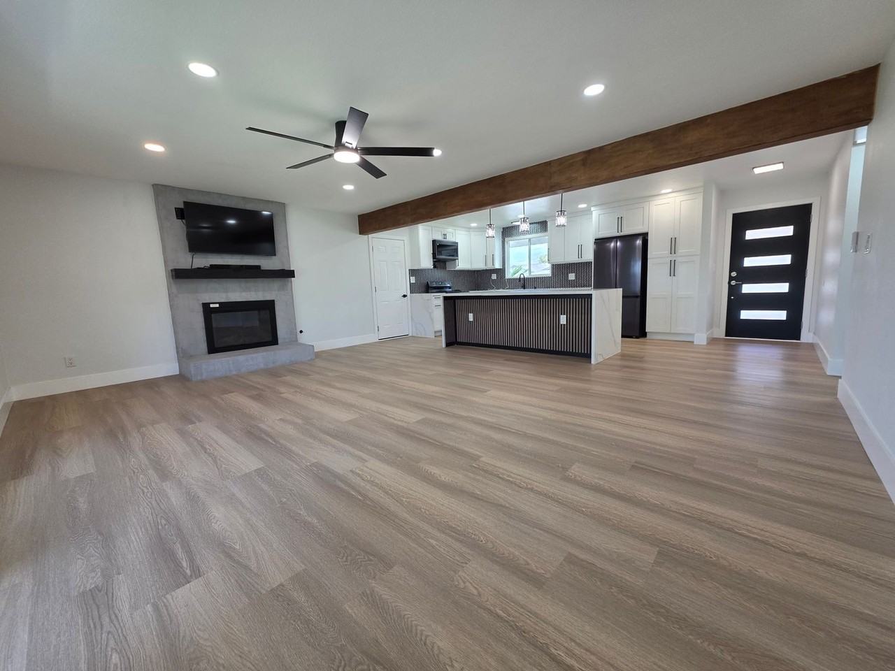 920 Coronado Dr - Photo 4 of 24