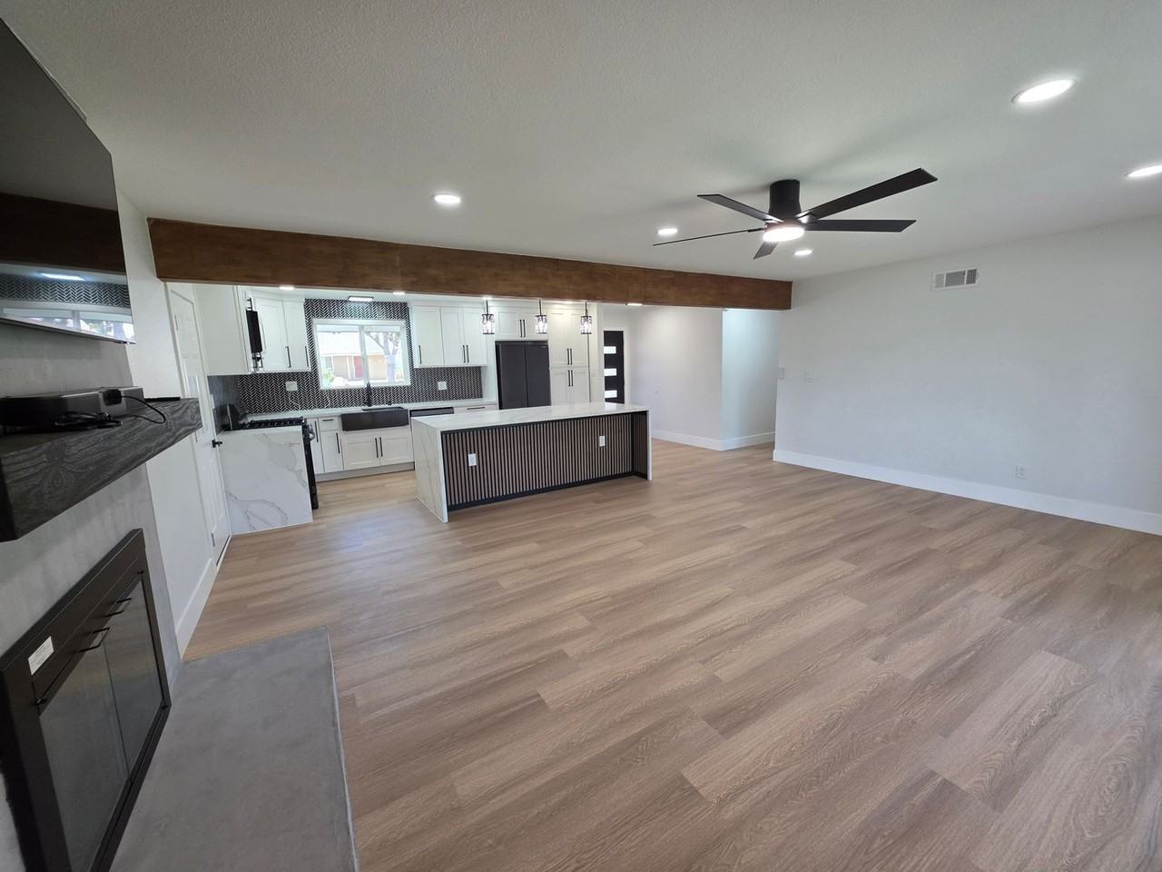 920 Coronado Dr - Photo 6 of 24