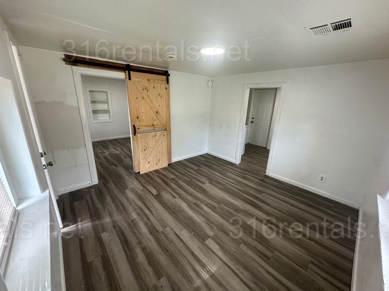1801 S Glenn St - Photo 3 of 11