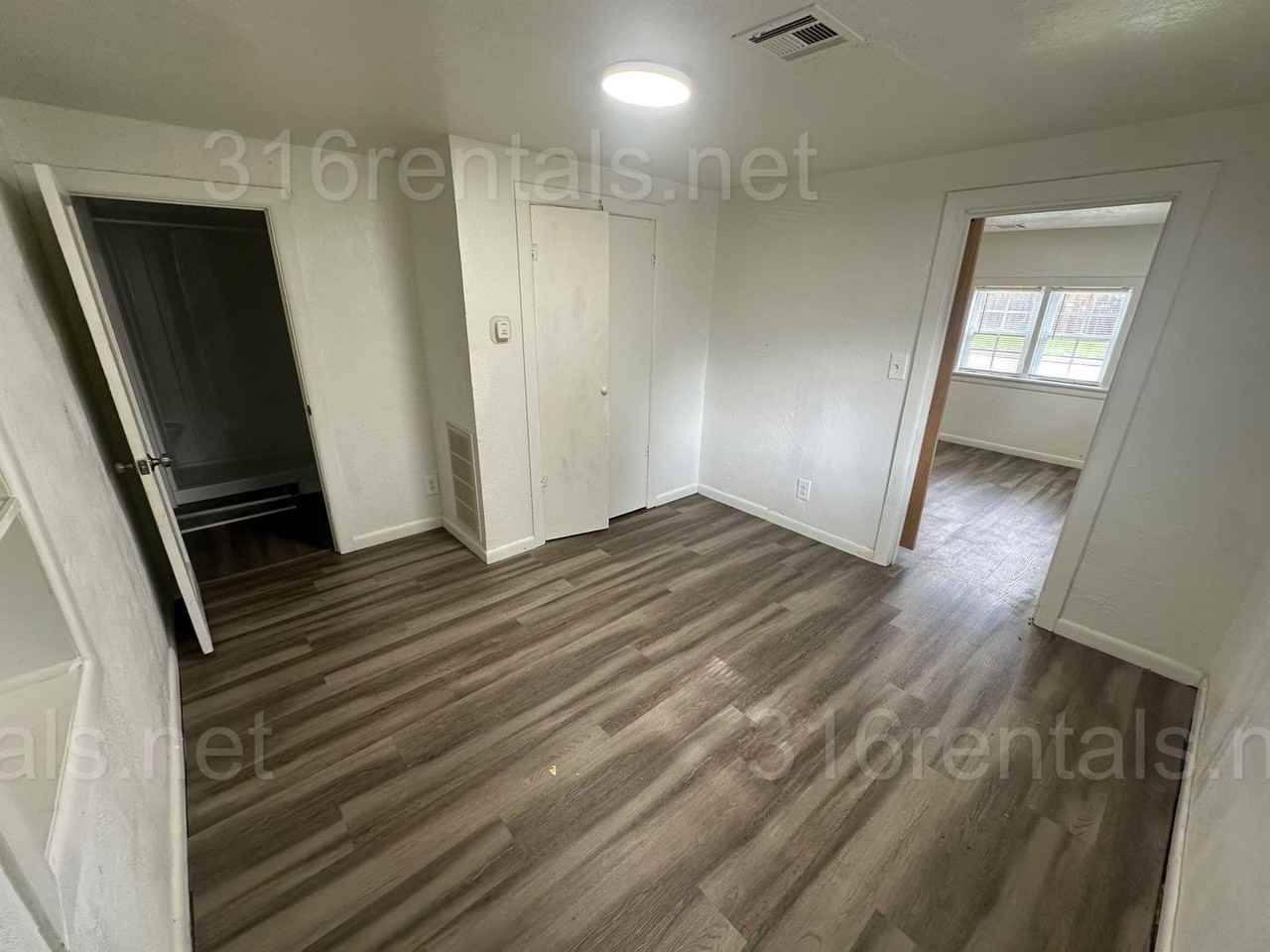 1801 S Glenn St - Photo 6 of 11