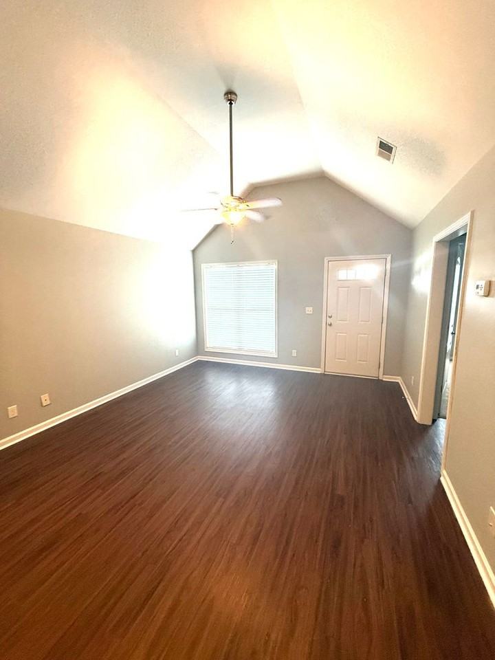6320 Burbank Crossing Loop - Photo 4 of 13