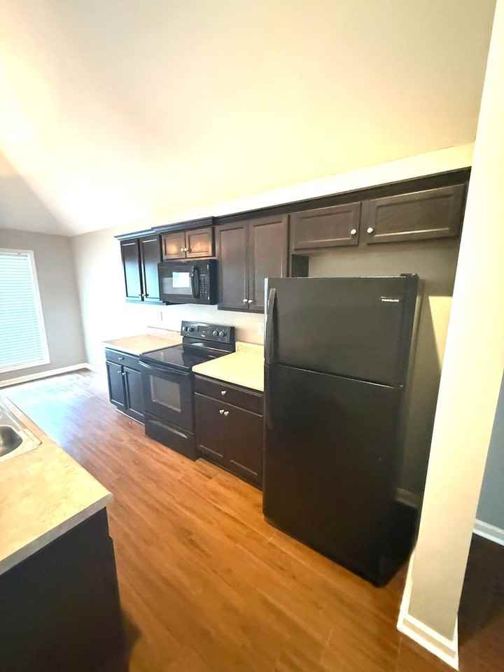 6320 Burbank Crossing Loop - Photo 5 of 13