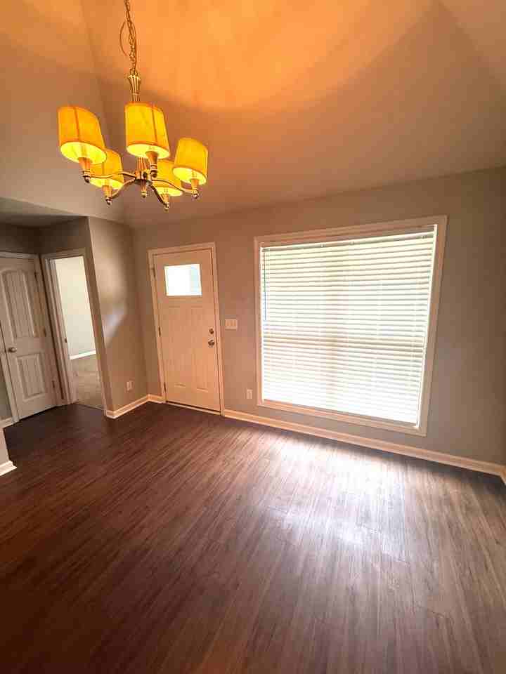 6320 Burbank Crossing Loop - Photo 6 of 13
