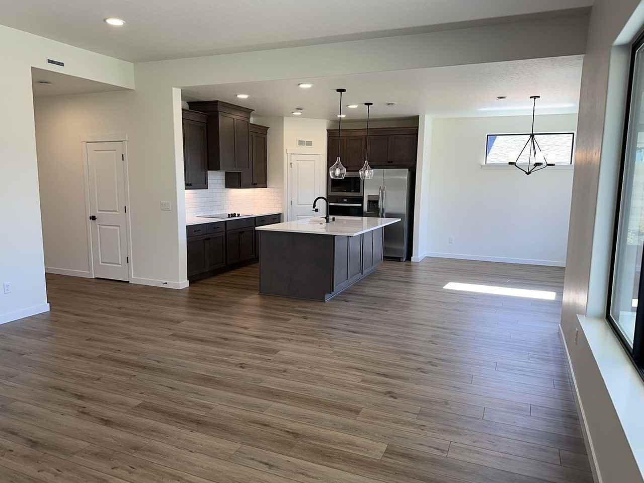 3791 Morningside Pkwy - Photo 6 of 29