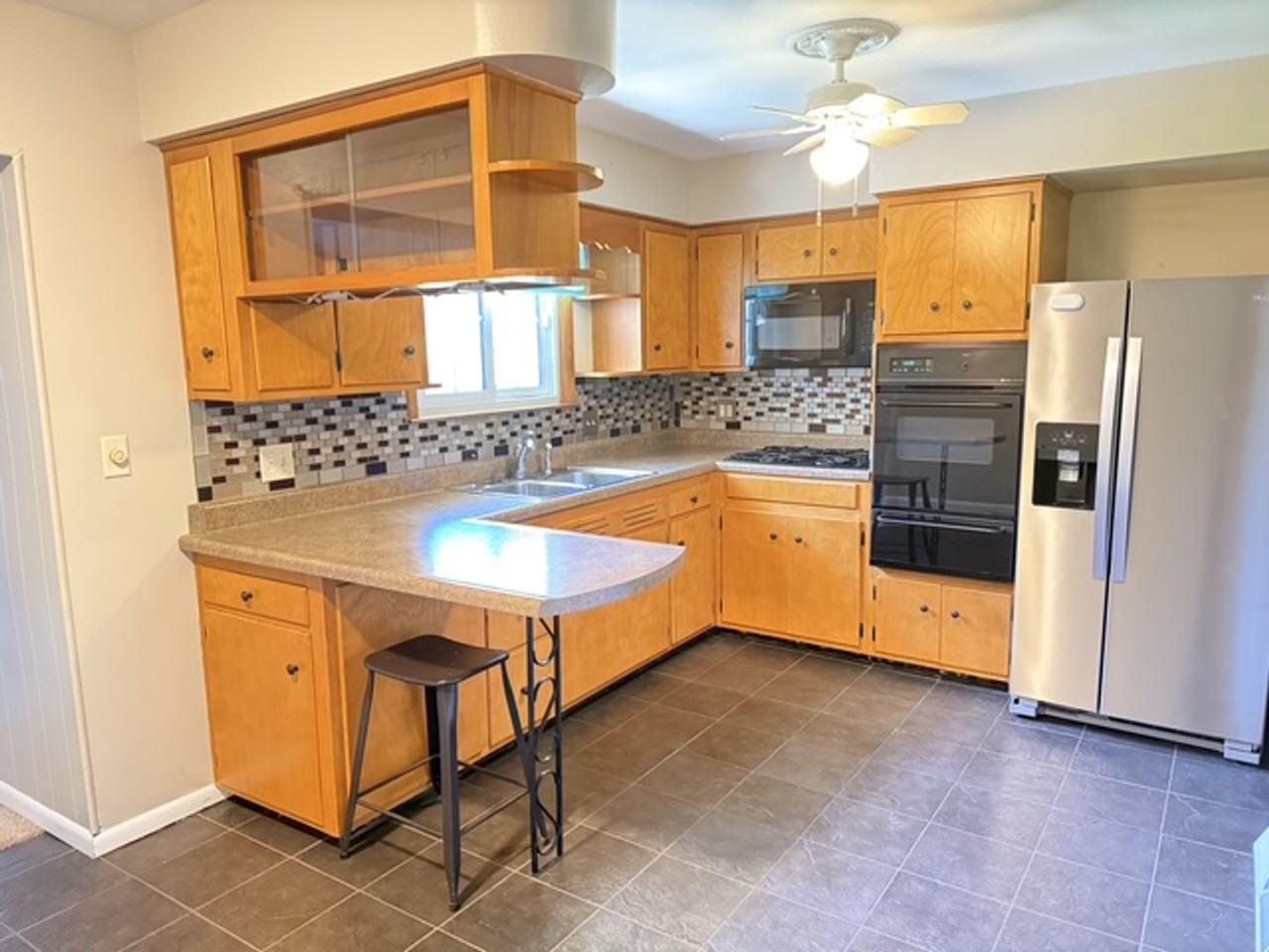 1311 Towanda Ave - Photo 5 of 14