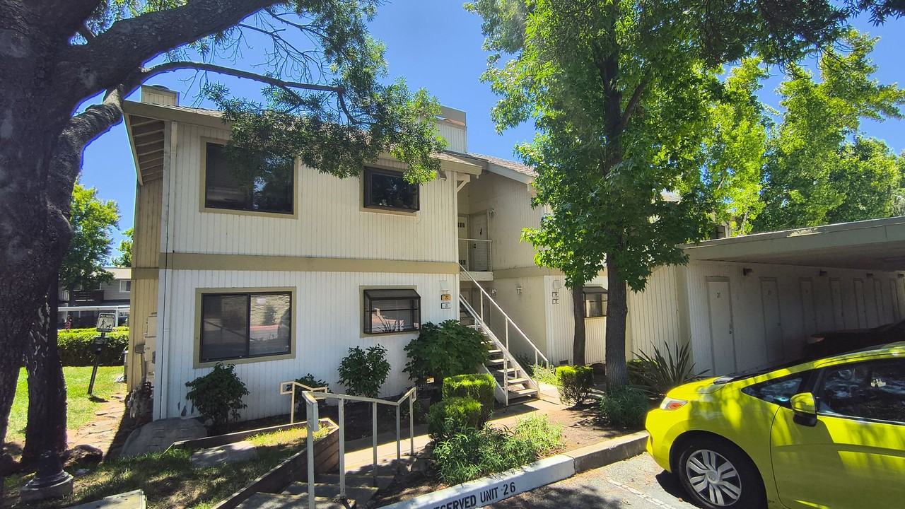 2827 Monument Blvd #24 - Photo 3 of 50