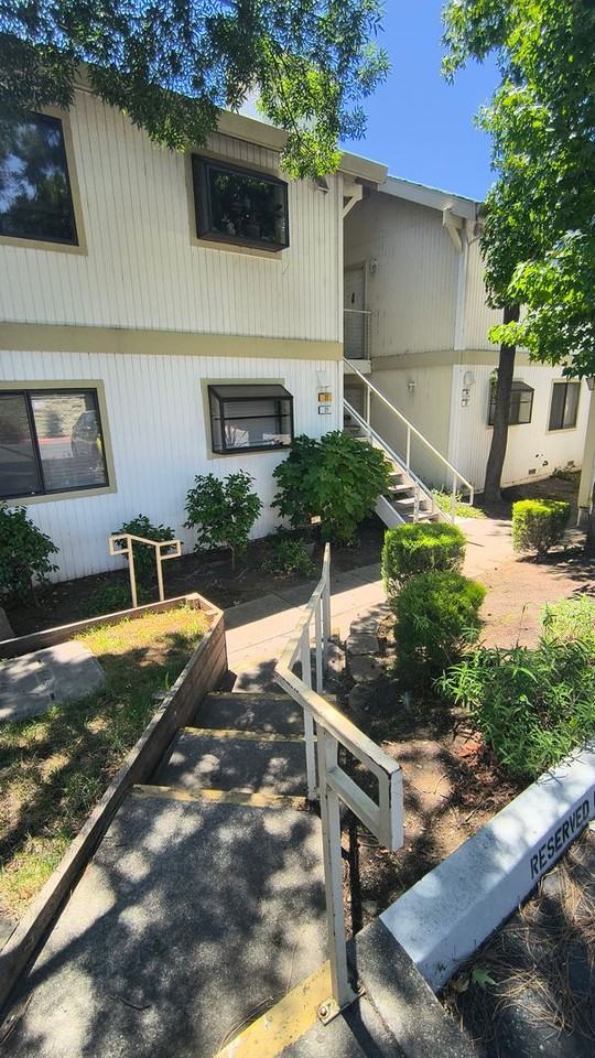 2827 Monument Blvd #24 - Photo 4 of 50