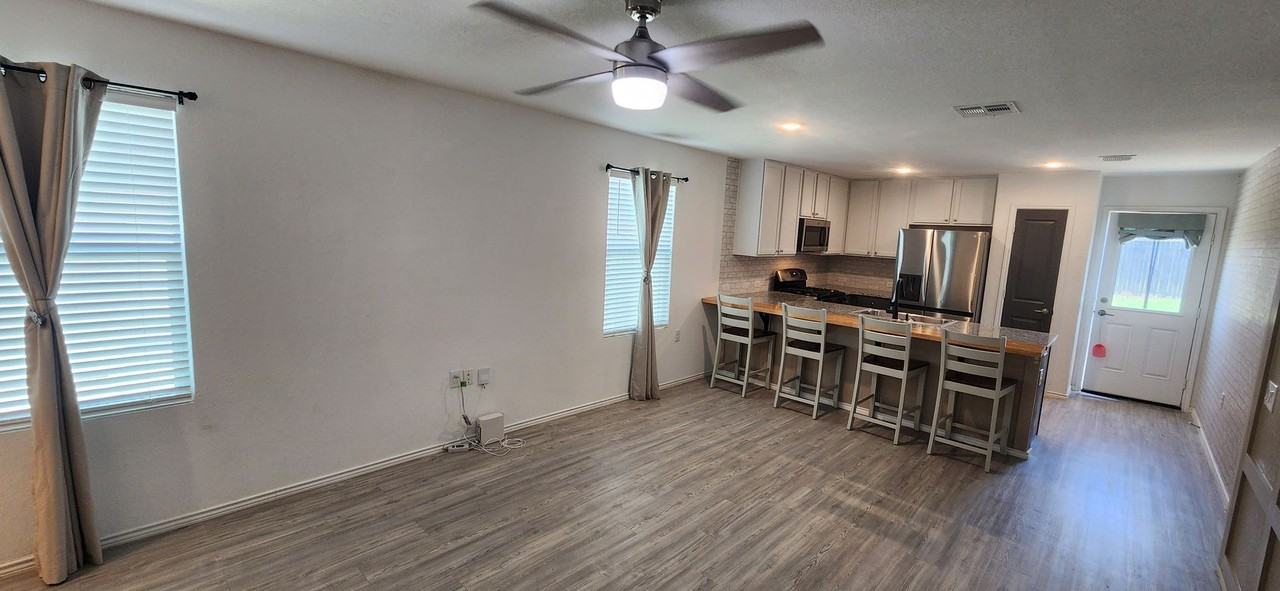 4538 Zoe Pass - Photo 5 of 20