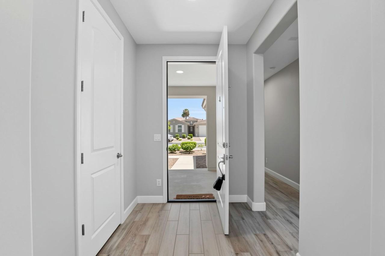 5140 N 181st Dr - Photo 4 of 50