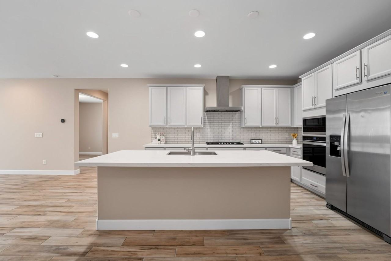 5140 N 181st Dr - Photo 7 of 50