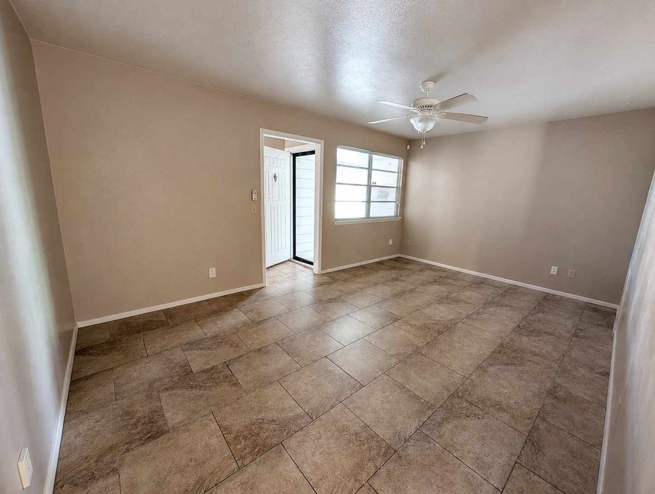 2105 Sw 76th St - Photo 2 of 12