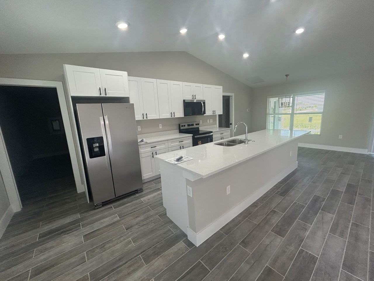 4004 Ne 17th Ave - Photo 4 of 15
