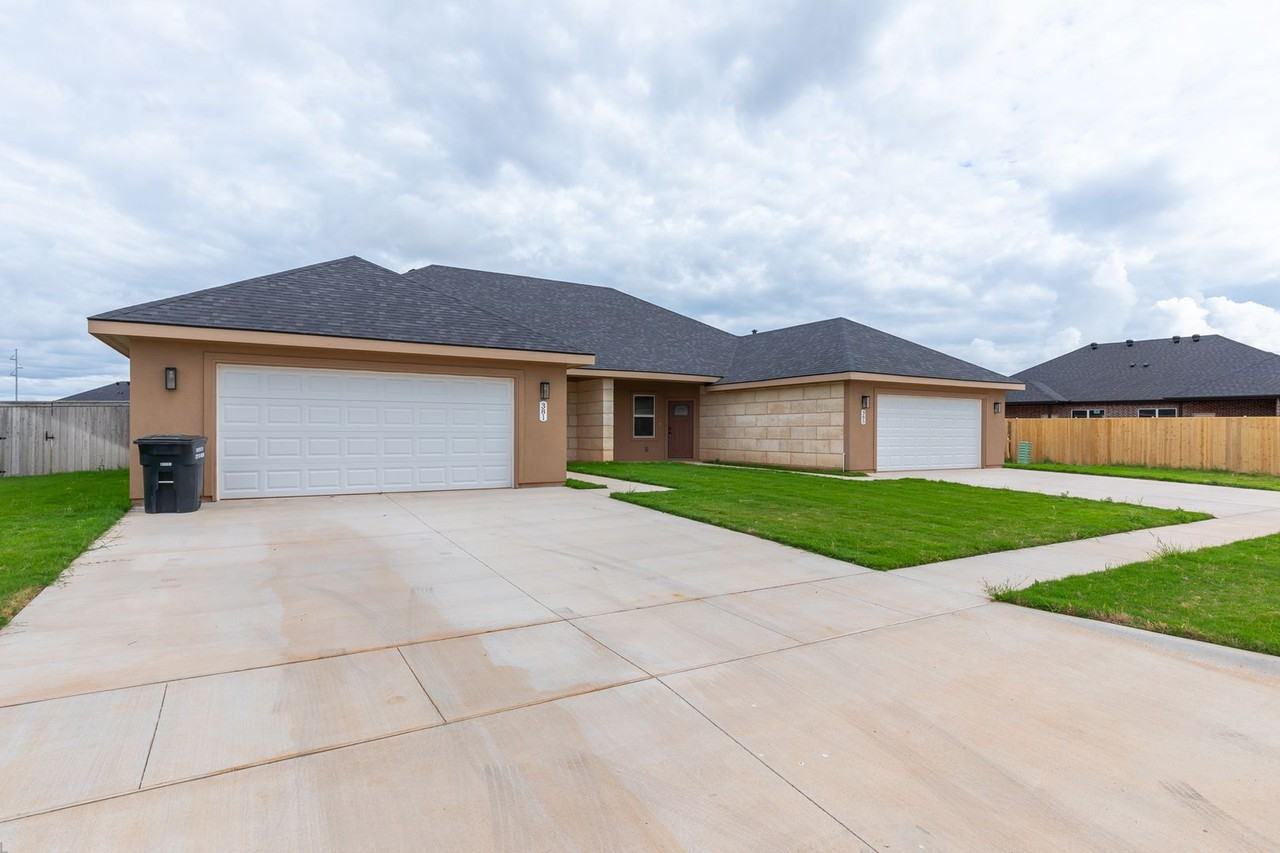 381 Kristie Path - Photo 3 of 26