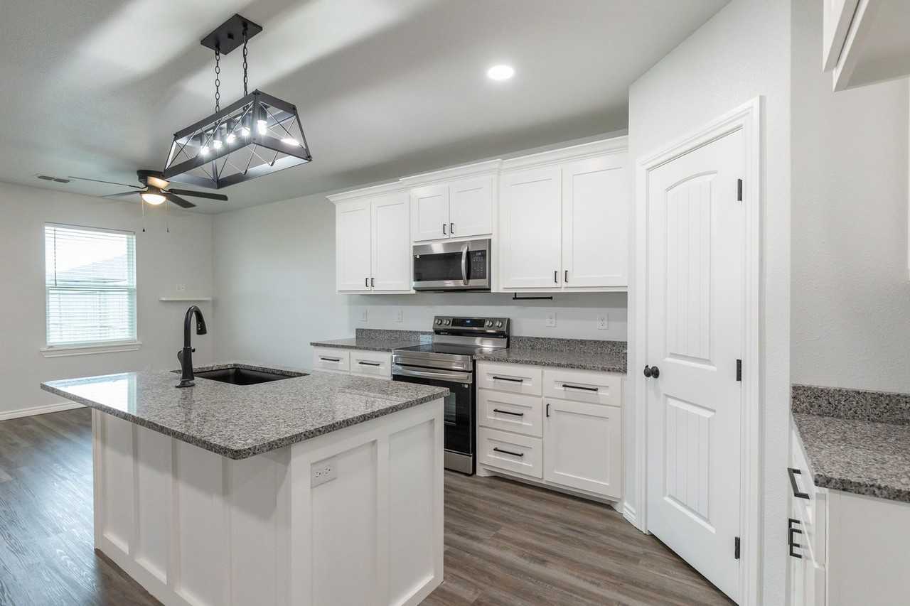 381 Kristie Path - Photo 4 of 26