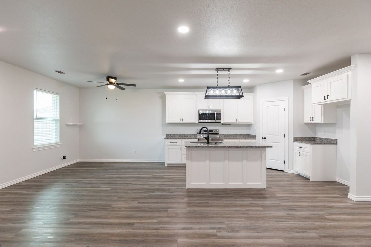 381 Kristie Path - Photo 6 of 26