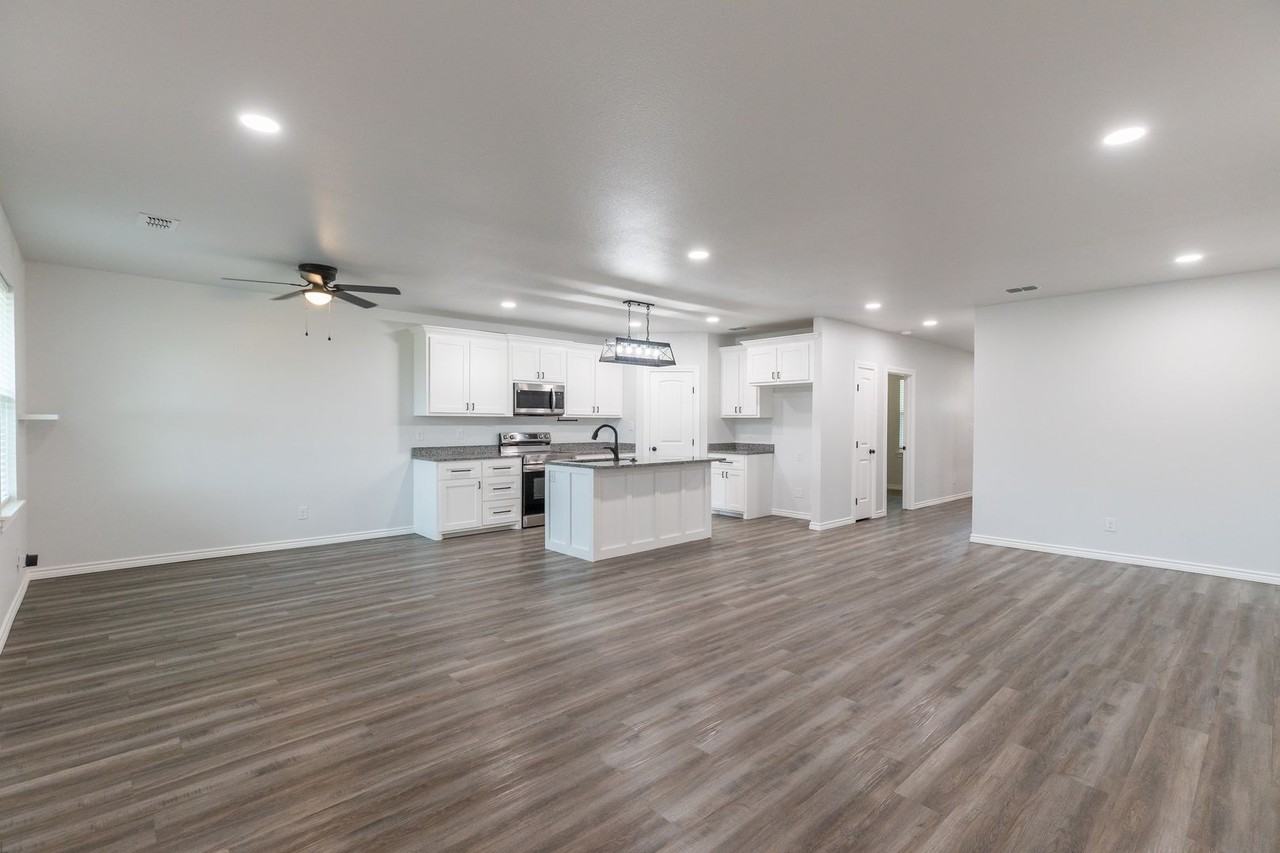 381 Kristie Path - Photo 7 of 26