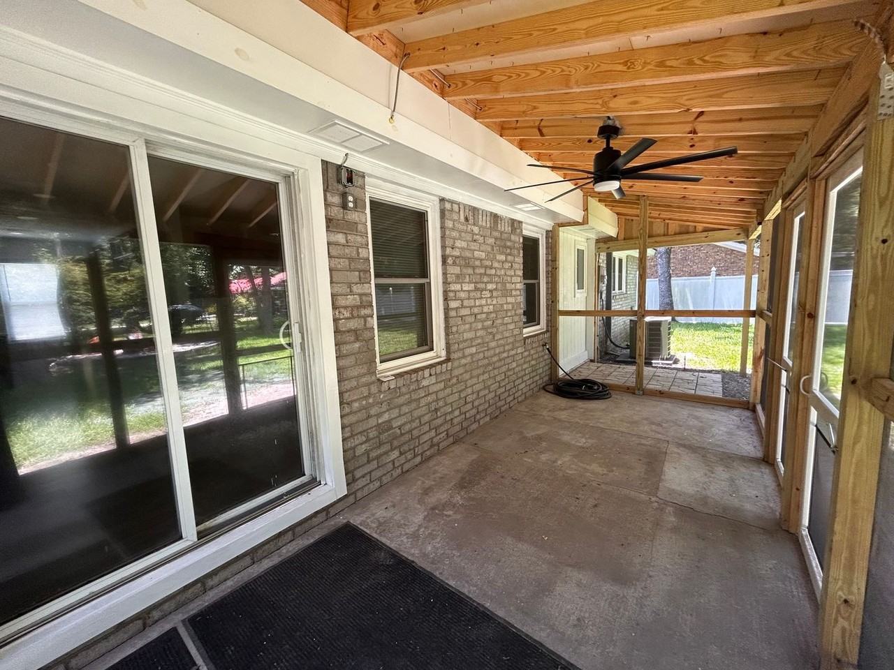 401 Bluebell Ave - Photo 4 of 34