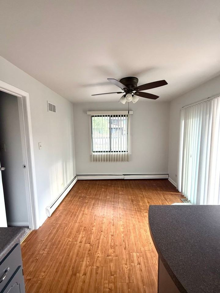14723 Kilpatrick Ave - Photo 4 of 22