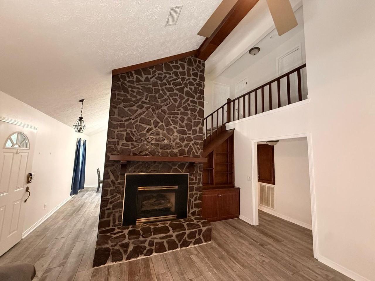 217 Cedar Dr - Photo 4 of 19