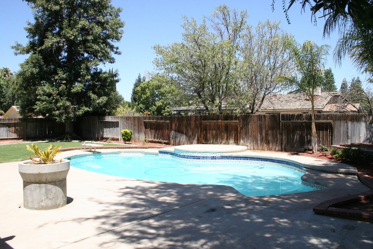 13004 Hillary Way - Photo 2 of 17