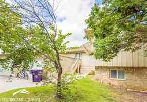 featured image of 1919 Crescent Dr