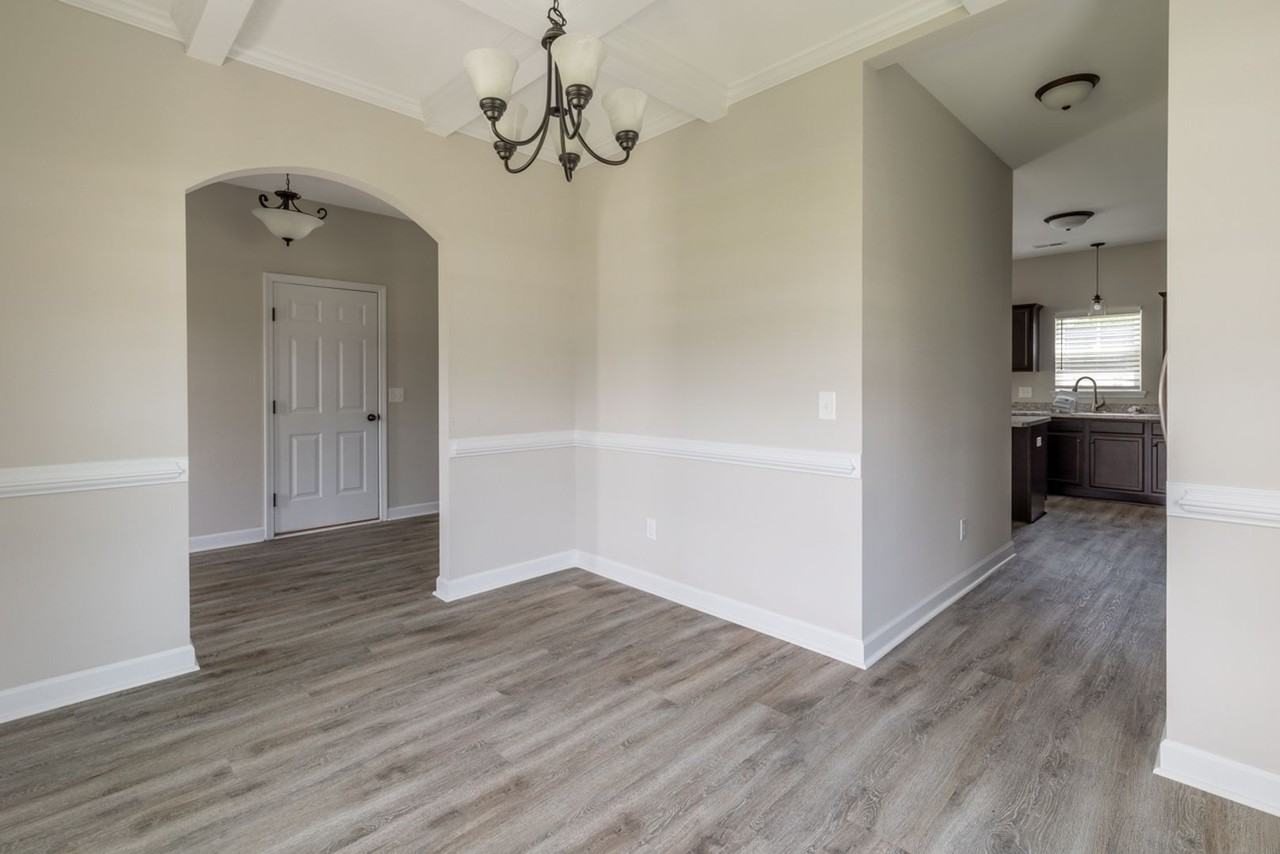 300 Waylon Way - Photo 6 of 28