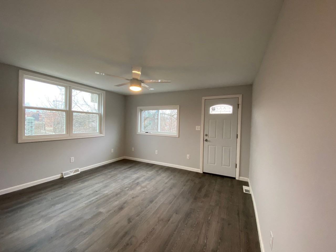 4933 Yew St - Photo 3 of 20