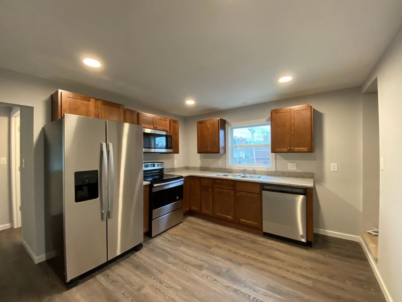 4933 Yew St - Photo 6 of 20