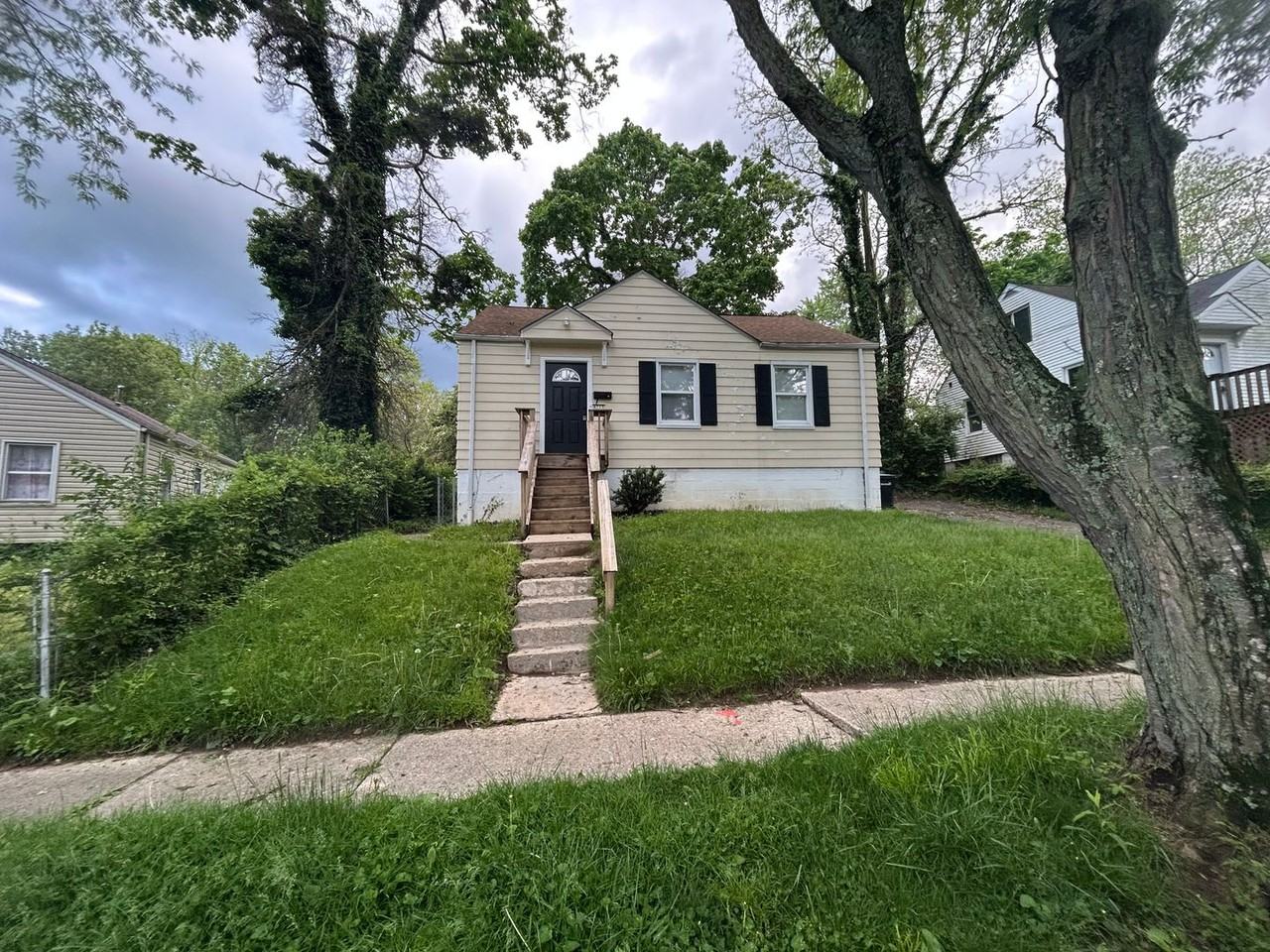 4715 Green Glen Ln - Photo 2 of 33
