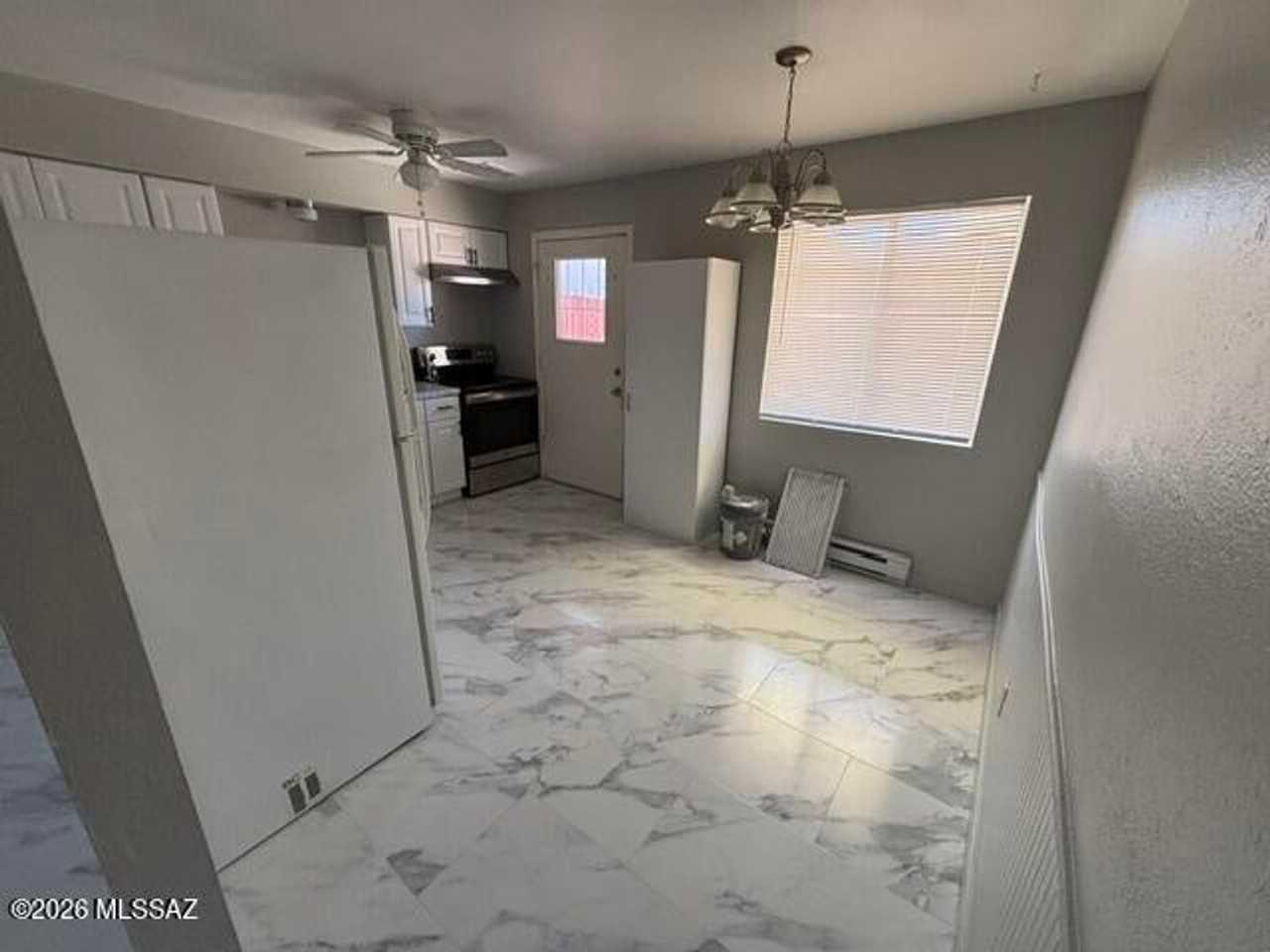 2757/2759 N. Fair Oaks Ave - Photo 4 of 9