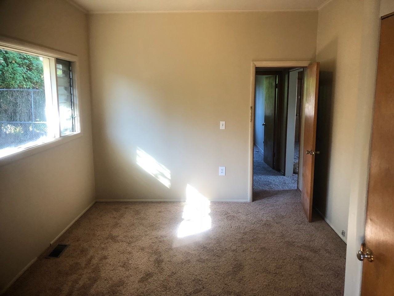 801 Puget St - Photo 3 of 7