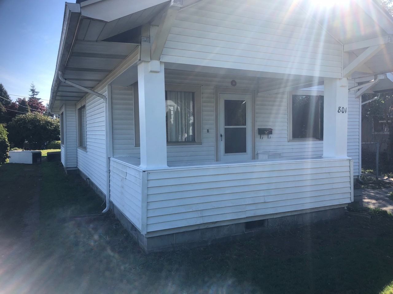 801 Puget St - Photo 5 of 7