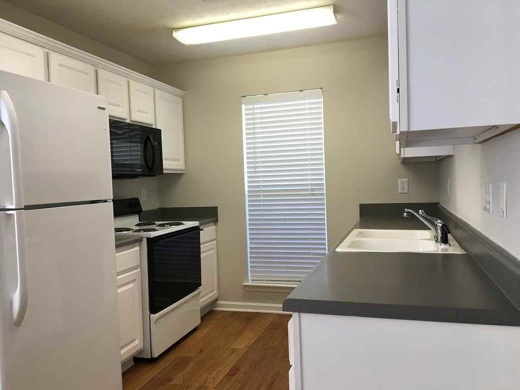6936 Oak Side Dr - Photo 4 of 9