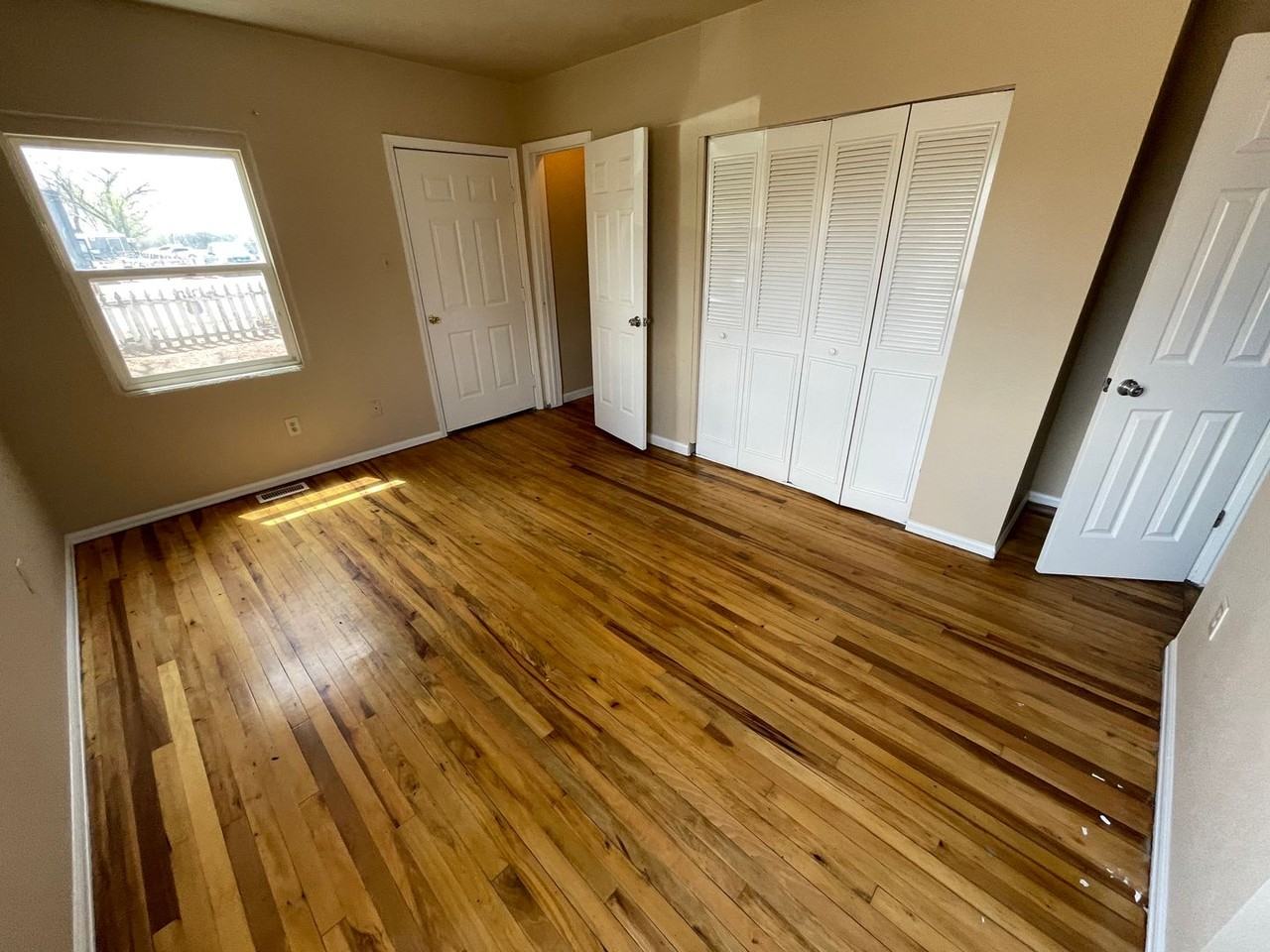 213 W Illinois Ave #A - Photo 4 of 12