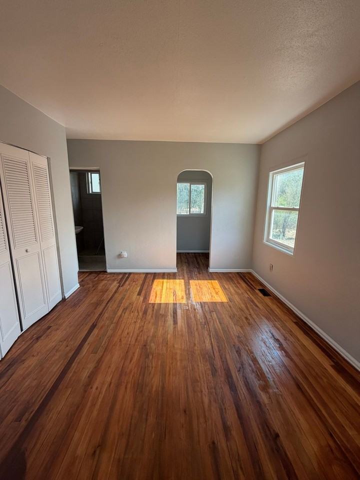 213 W Illinois Ave #A - Photo 7 of 12