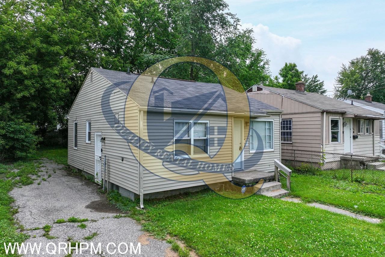 955 S Ballenger Hwy - Photo 2 of 21