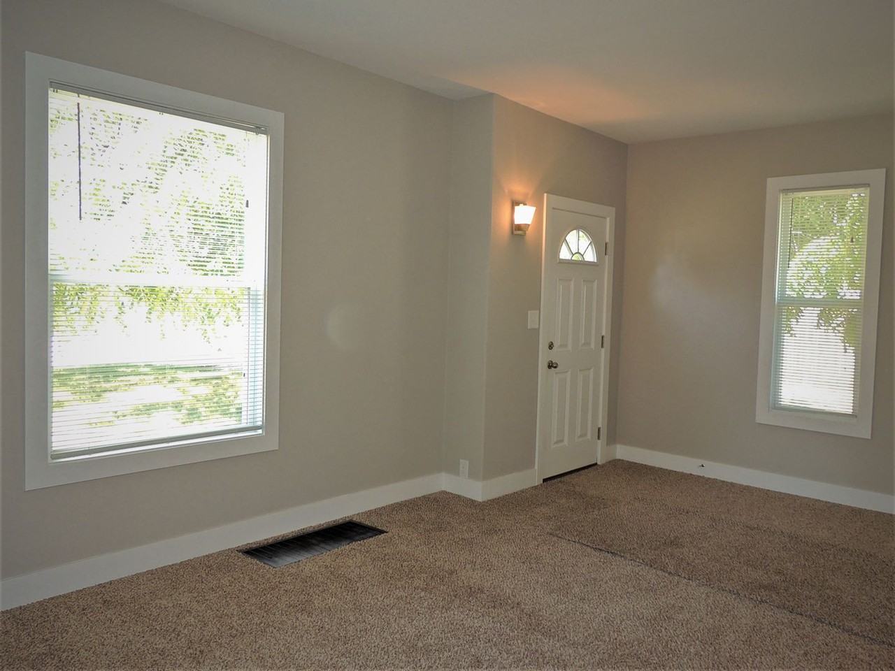 1106 Titus Ave - Photo 2 of 27