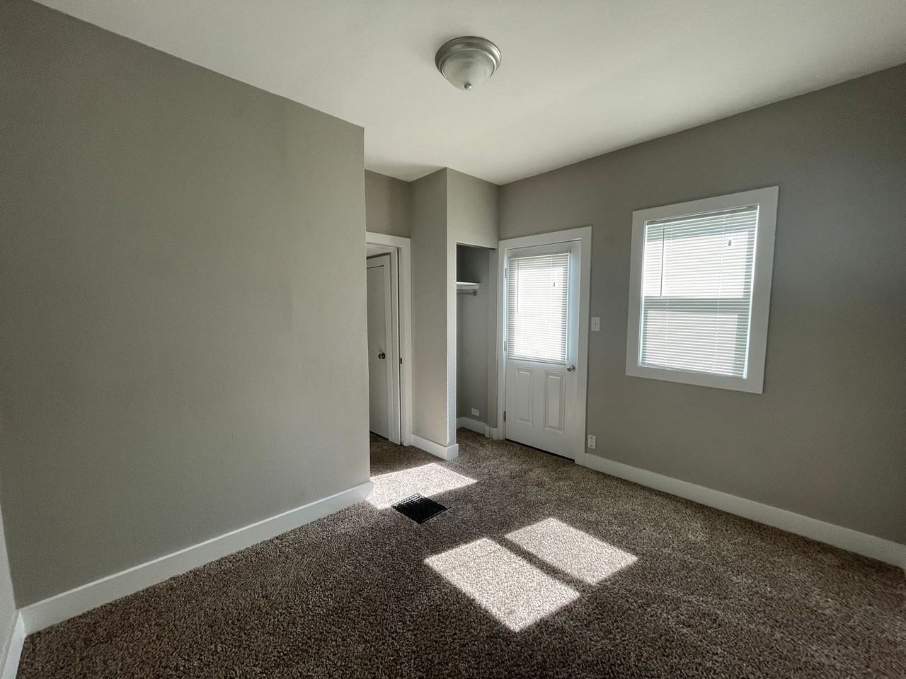 1106 Titus Ave - Photo 3 of 27