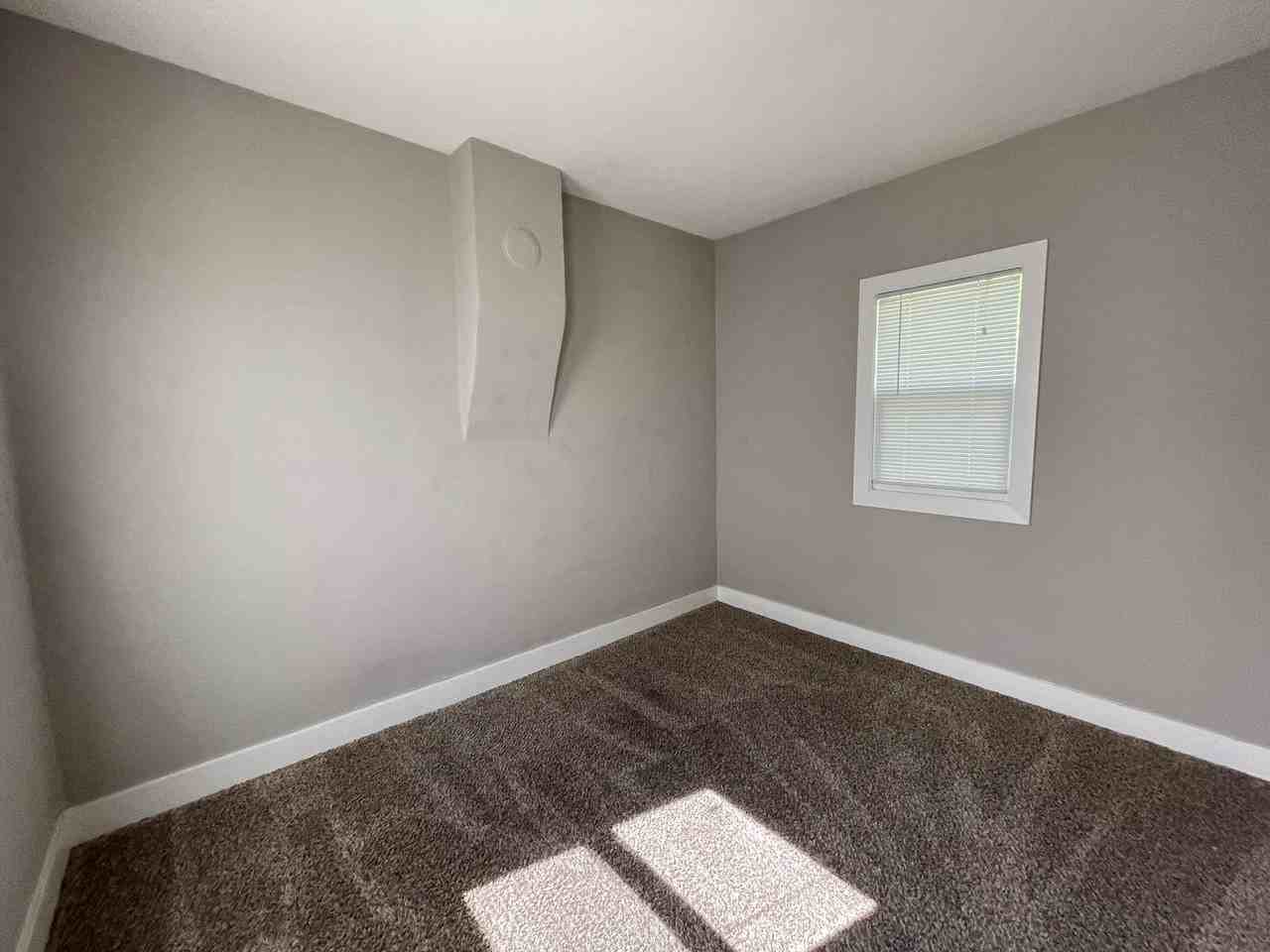 1106 Titus Ave - Photo 6 of 27