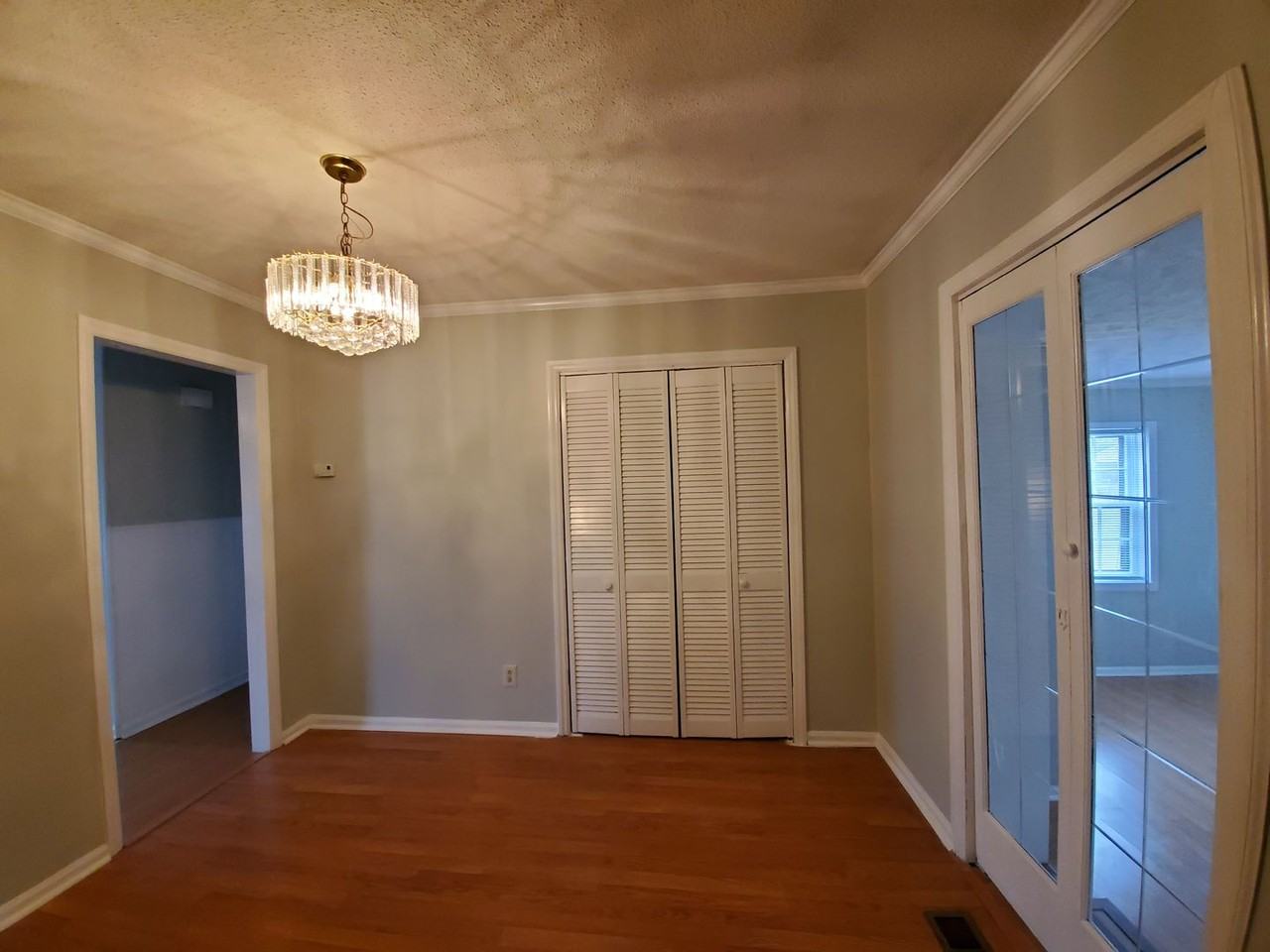 408 Desmond Dr - Photo 5 of 20