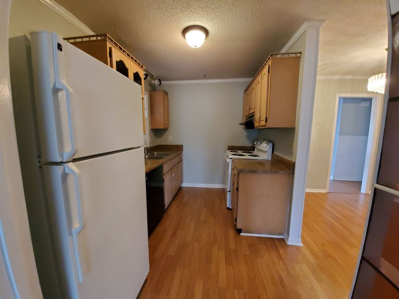 408 Desmond Dr - Photo 7 of 20