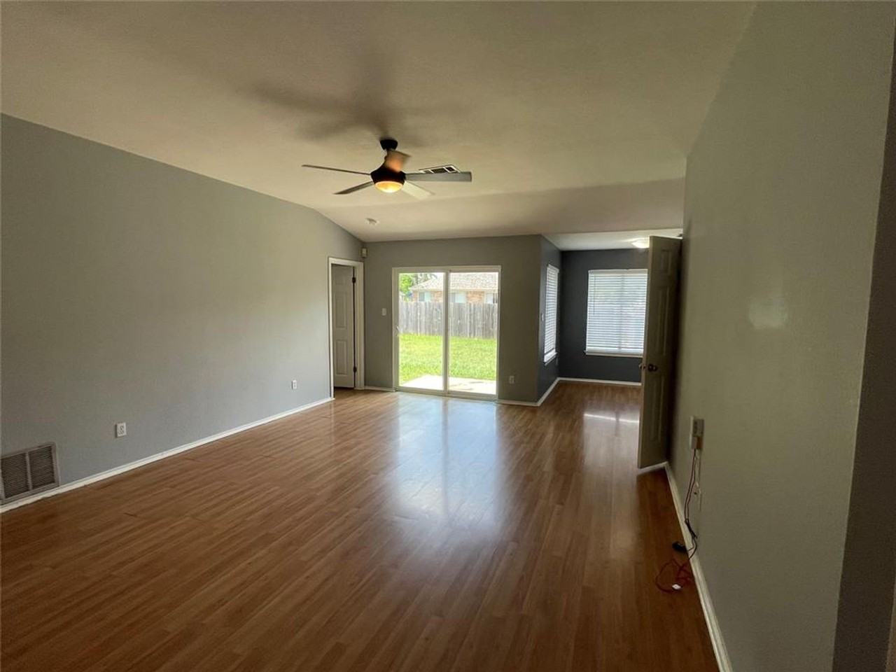 2501 Willow Way - Photo 6 of 22