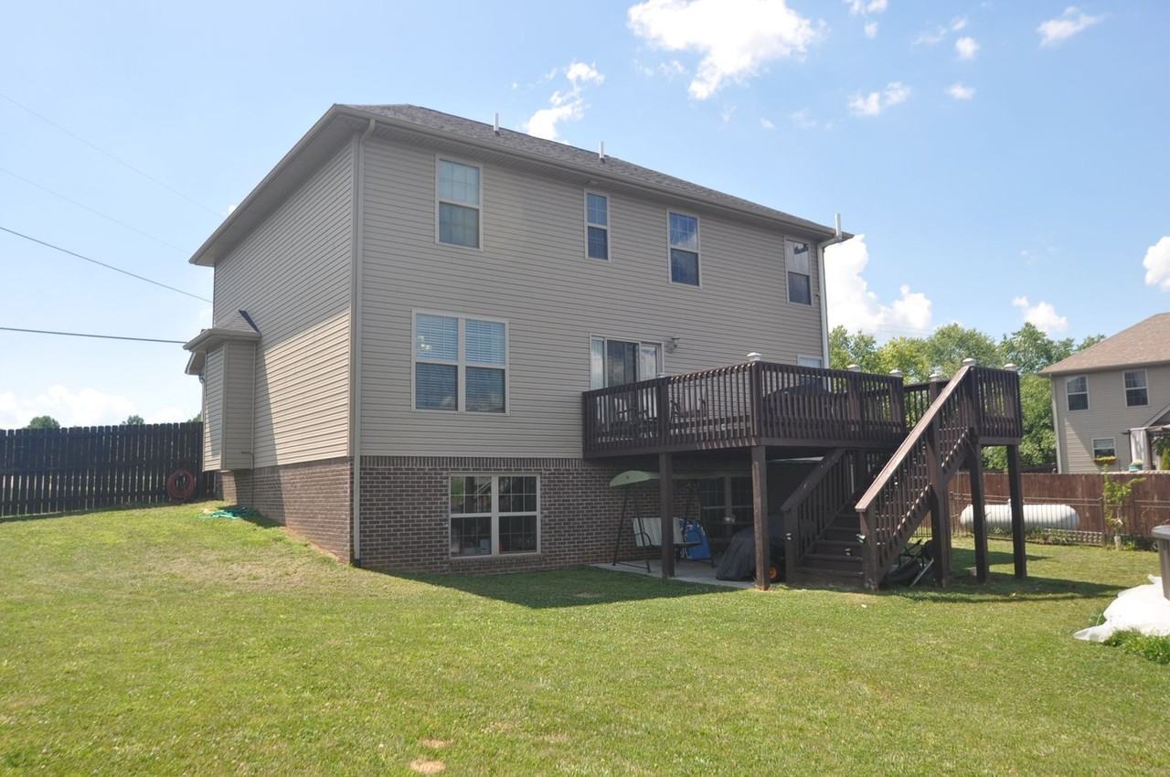 430 Knox Ave - Photo 3 of 41