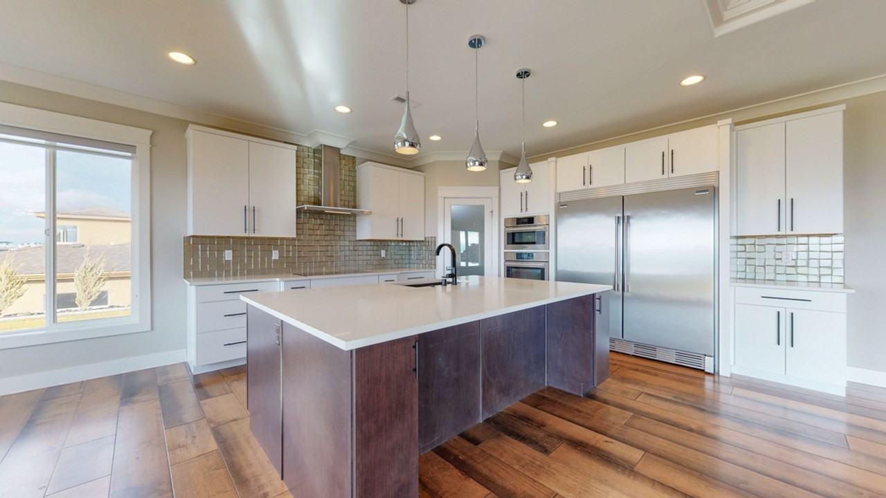 2607 Falcon Ln - Photo 2 of 20