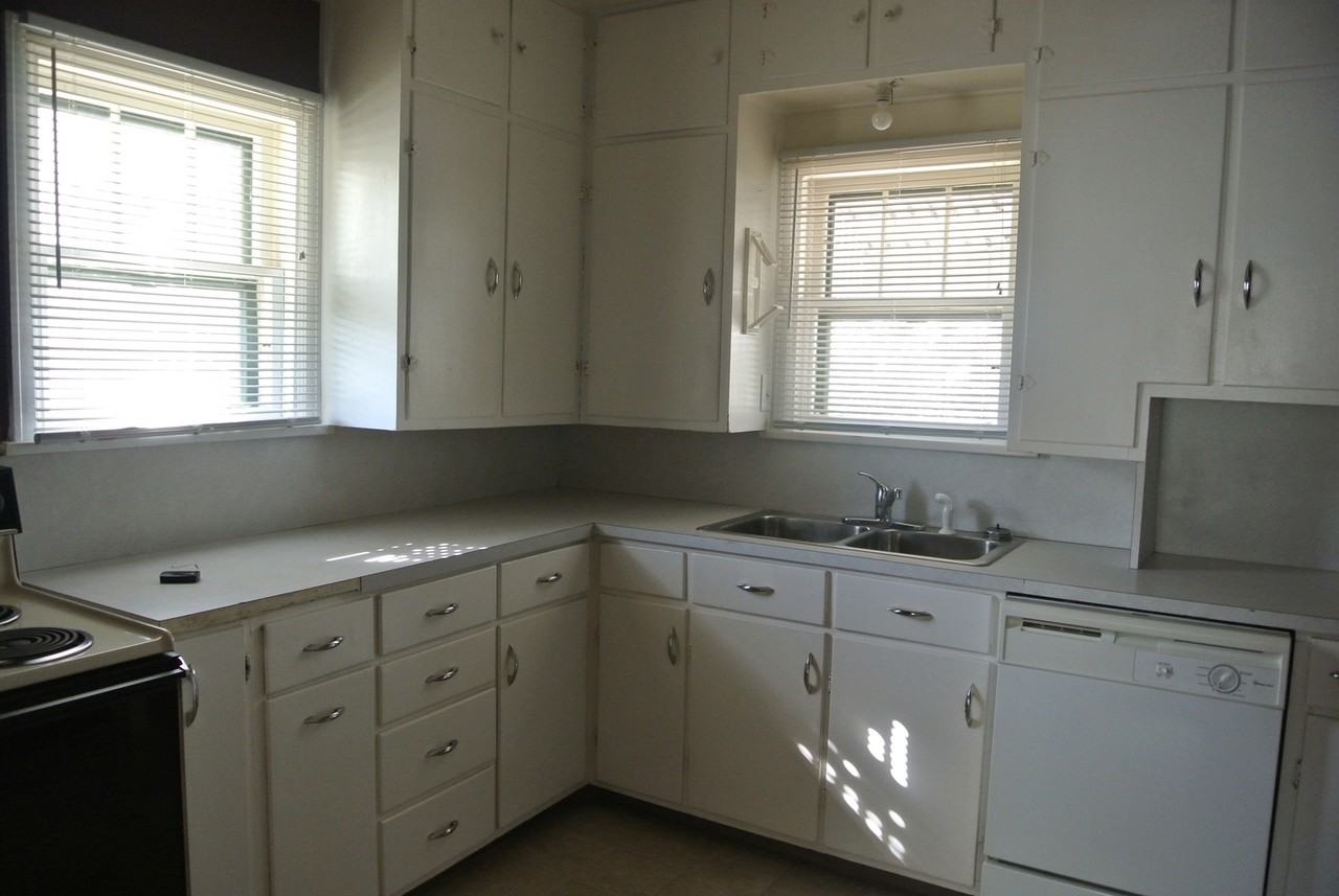 812 Park St - Photo 6 of 14